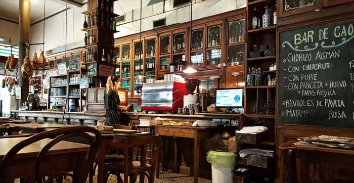 Bar de Cao - старинный бар, с дизайном прошлого века