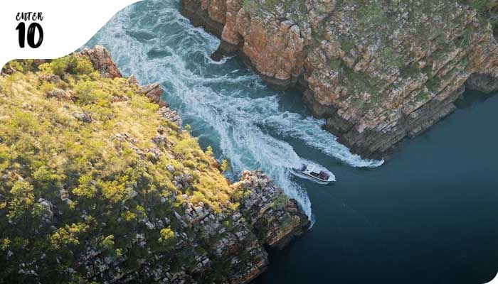 «Самое необычное чудо природы» в Австралии - горизонтальный водопад