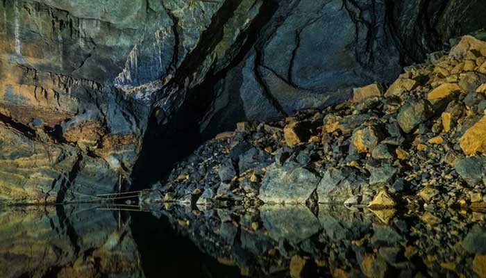 Пещера Son Doong соединяющаяся с пещерой Hang Thung во Вьетнаме