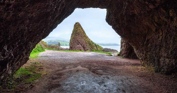 Пещера Мелиссандры из Игры Престолов, пещера Кушендун, Антрим, Северная Ирландия