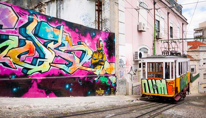 Уличное искусство (стрит-арт) в Лиссабоне, Португалия