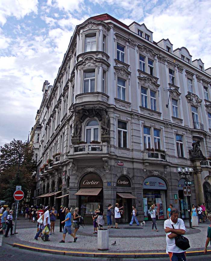 Одни из сохранившихся исторических зданий Праги в Еврейском гетто