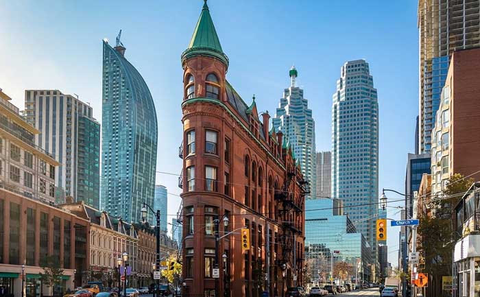 Отдых в Торонто в 2019 году, который развивает художественную сторона города
