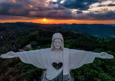 Эта статуя теперь является третьим по высоте памятником Христа в мире и откроется для посетителей в 2023 году.