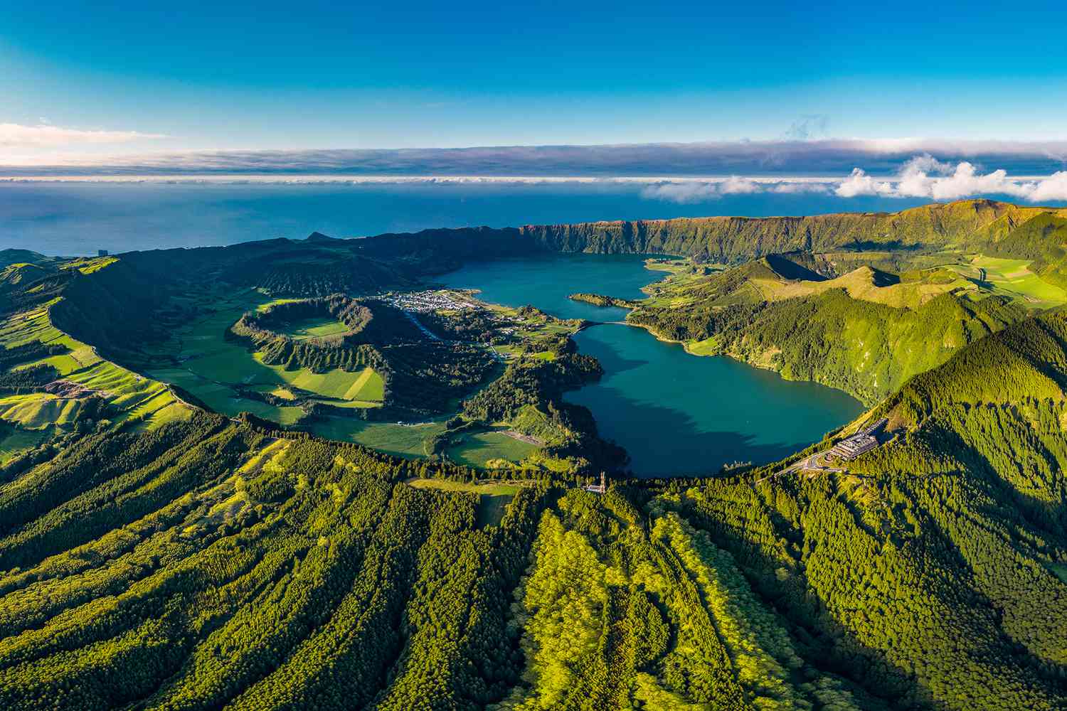 Вид с воздуха на Сан-Мигель-Мирадору-да-Виста-ду-Рей - Сете Сидадес на Азорских островах